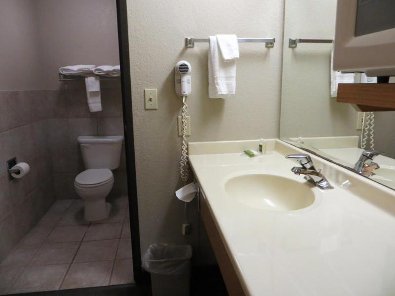 Super 8 Davenport Hotel Eksteriør billede