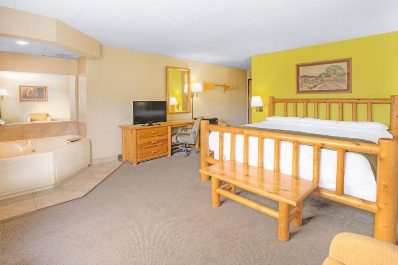 Super 8 Davenport Hotel Eksteriør billede
