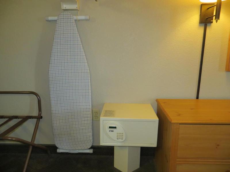Super 8 Davenport Hotel Eksteriør billede