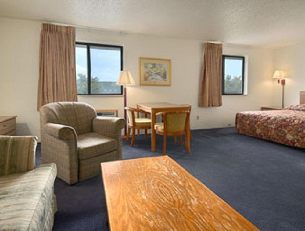 Super 8 Davenport Hotel Værelse billede
